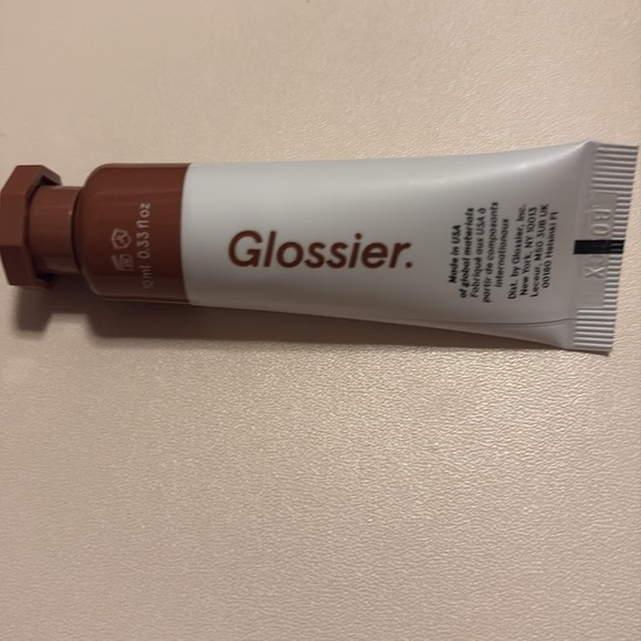 Glossier Cloud Paint in Dune - Picture 6 of 6